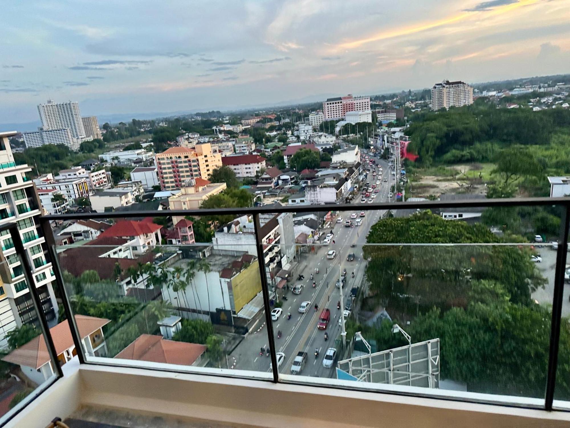 Astra Sky River Paronama Pool Luxury Changklan Chiang Mai Habitación foto